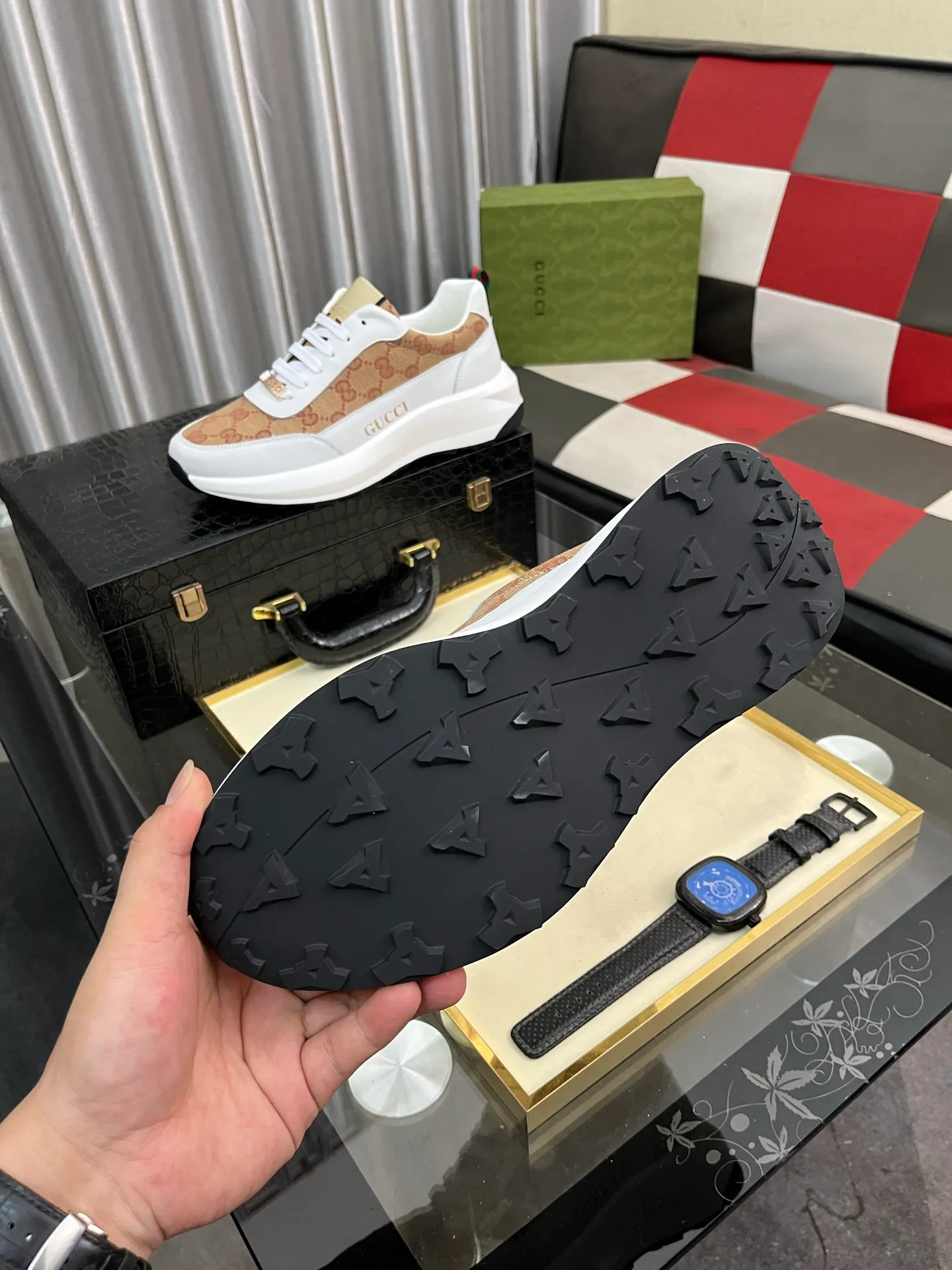 Men's Men's Shoes💰440⌚️⌚️【GUCCI】Gucci men's latest white shoe series casual shoes! The official website is built 1:1. Upper: Made of imported cowhide, with electric embroidery ➕Inner lining: Made of high-quality first-layer pigskin, soft and comfortable. Picky material selection and exquisite workmanship give you the best enjoyment. Size: 38-444️⃣Colors available